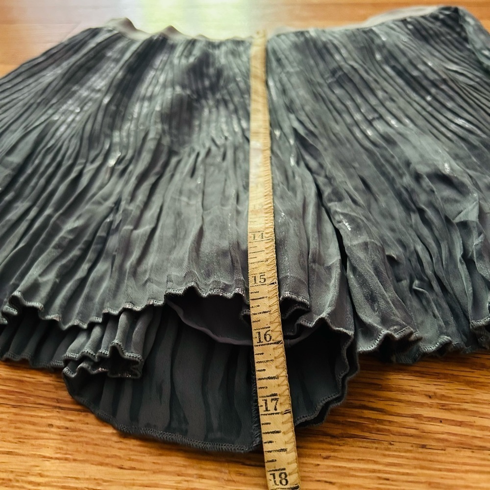 Free People Gray Accordion Metallic Dress Shorts Flouncy Flowy Sheer L - Picture 9 of 10